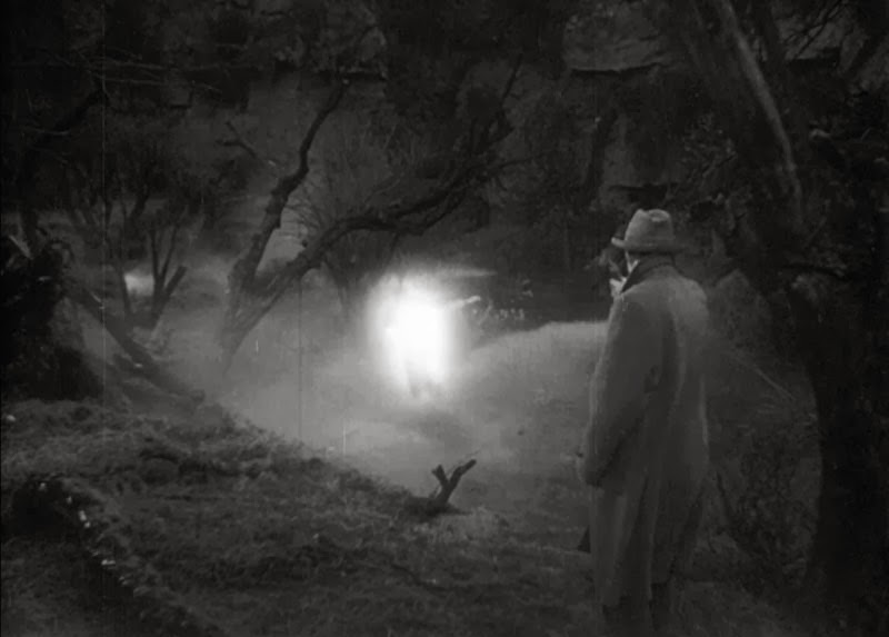 Description: Macintosh HD:Users:eliseofigueroa:Desktop:blog:THE SCARLET CLAW:ScarlettClaw12.jpg