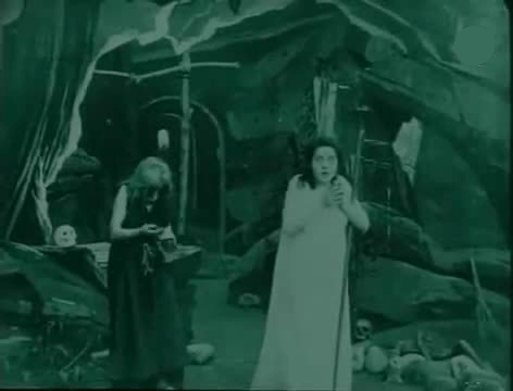 Description: Macintosh HD:Users:eliseofigueroa:Desktop:blog:DISASTER MOVIES :472px--The_Last_Days_of_Pompeii_(1908).jpg